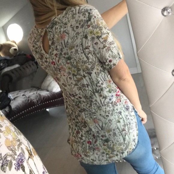 H&M Floral Top - Picture 3 of 7